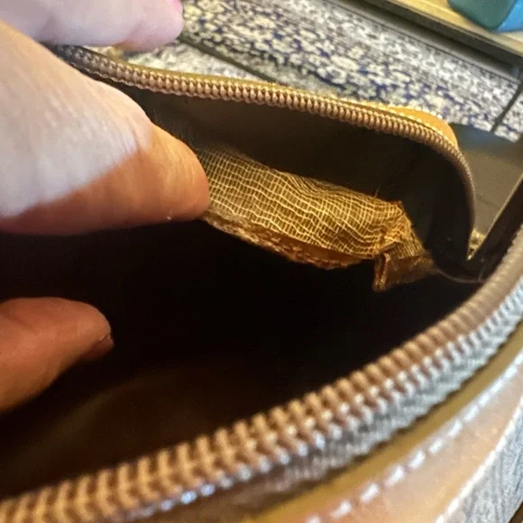 Yves Saint Laurent Vintage Elegant Tan and Brown Designer Cross Body Bag - Picture 10 of 12